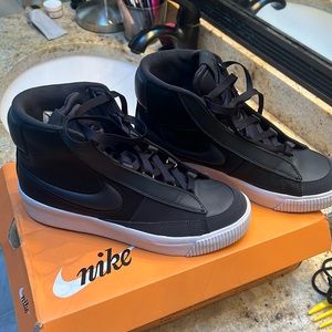 Nike Blazer Mid Victory women size 8 men size 6.5